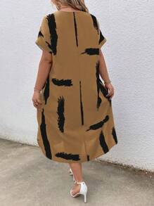EMERY ROSE Vestido túnica de mangas de murciélago con estampado en brocha para tallas grandes