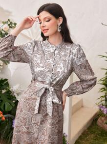 Al Najma Ganz Bedrucktes Shirtkleid Mit Langen Ärmeln Und Gürtel