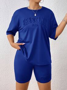 SHEIN EZwear Kích thước lớn Của phụ nữ In thư Dập nổi Vòng cổ Áo thun Và Quần short Hai chiếc Bộ - Màu xanh lam - Xem 3