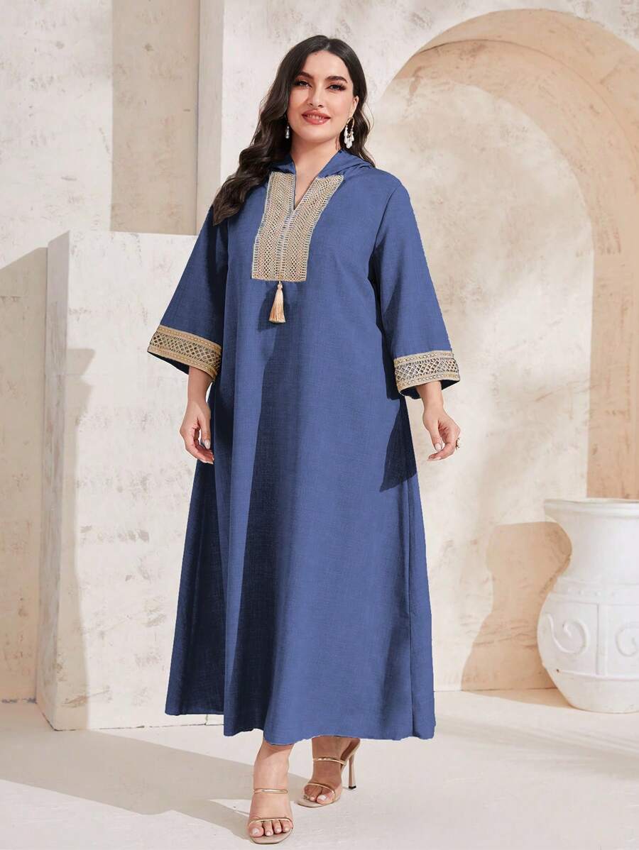 Al Najma 大尺寸流蘇裝飾連帽刺繡緊身洋裝 - 藍色 - 查看 1