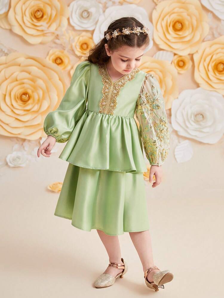 Tween Girl Loose And Lovely Lantern Sleeve Dress With V-Neck And Strap Decoration