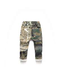 SHEIN Baby Jungen Streetwear, coole Tarnung Jeans mit Farbblock-Design