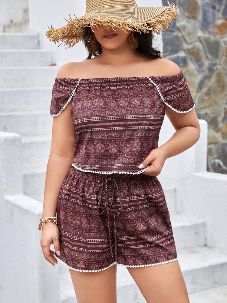 Plus Size Boho Style Holiday Printing Flutter Sleeve Lace Patchwork Top And Shorts Set