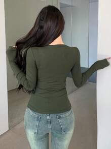 DAZY Áo thun nữ dáng ôm cổ chữ U rộng, trang phục mùa thu, trang phục đi học, áo dài tay nữ, áo đi chơi. - màu xanh lá - Xem 5