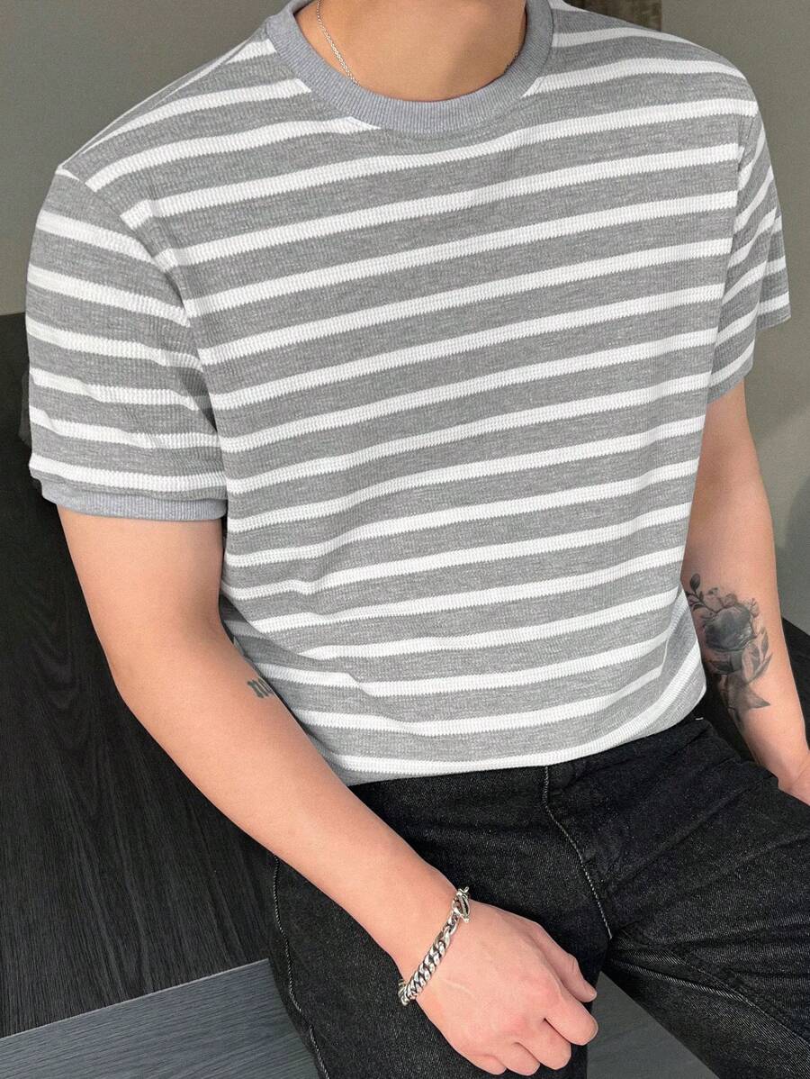 DAZY Men Striped Print Tee Business Attire