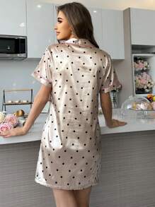 女士波点印花睡衣裙，带心形图案口袋，采用仿丝面料制成 Luxeloungewear