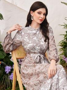 Al Najma Ganz Bedrucktes Shirtkleid Mit Langen Ärmeln Und Gürtel