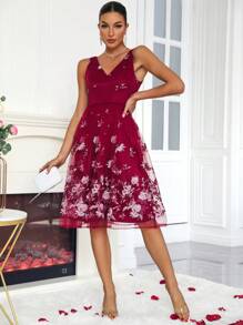 SHEIN Privé Ladies' Sleeveless V-Neck Mesh Embroidered Cocktail Dress - Burgundy - View 4