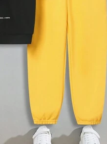 SHEIN 男孩休閒寬鬆遊戲控制器印花帽t短袖套裝,搭配jogger褲 - 彩色 - 查看 3