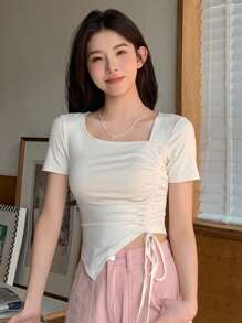 DAZY 女士不对称下摆荷叶边细节 T 恤 夏季