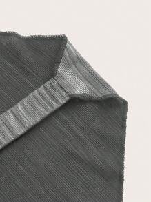 SHEIN ICON Y2k Camiseta Sin Mangas Con Cuello Halter Y Dobladillo Asimétrico Con Textura Metálica Para Mujer - Plateado - Ver 3