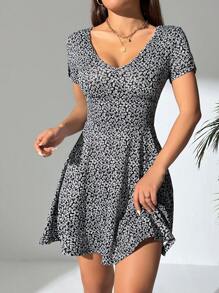 SHEIN PETITE 花卉印花束腰連衣裙