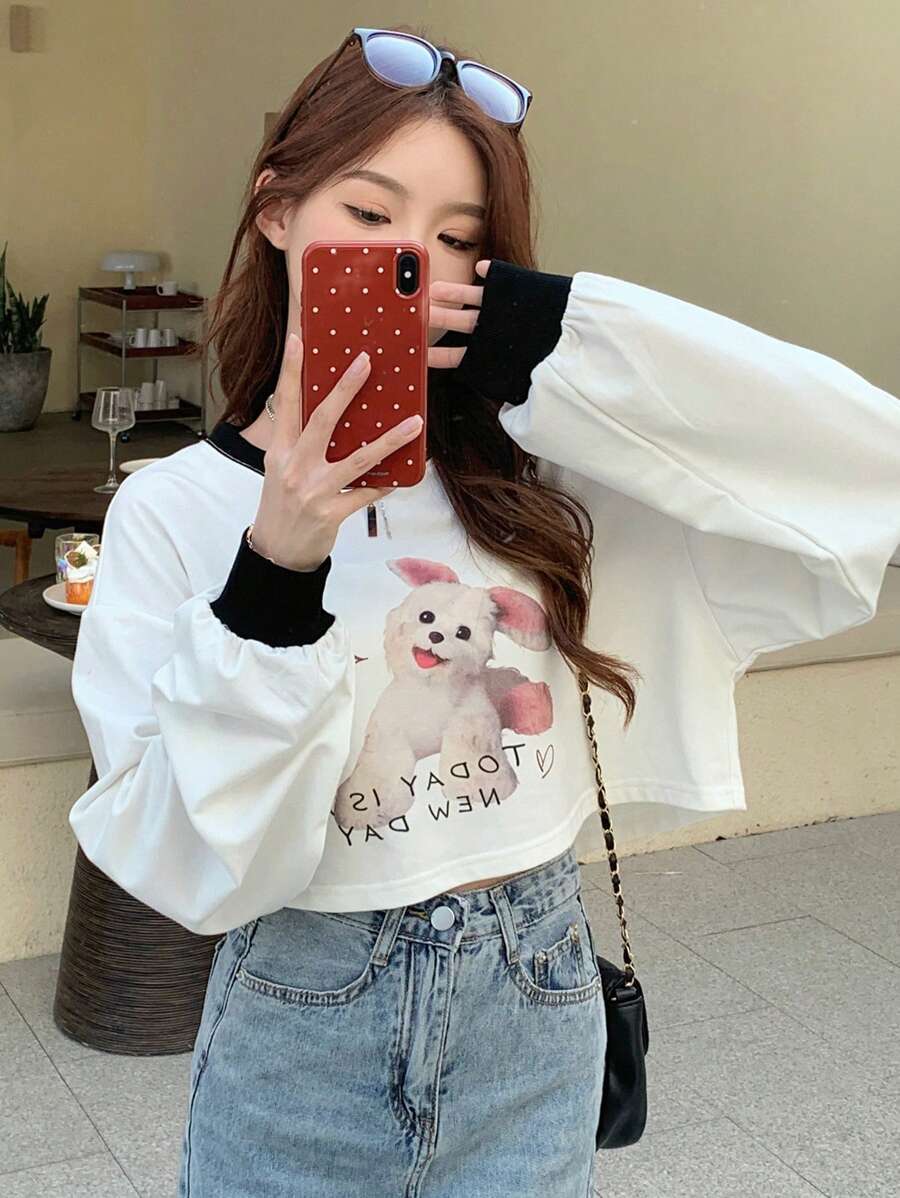 DAZY 女性短款狗狗和字母印花運動衫 - 白色 - 查看 1