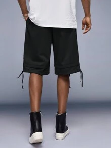 Manfinity EMRG 宽松版型男士工装短裤，带翻盖口袋和抽绳腰带