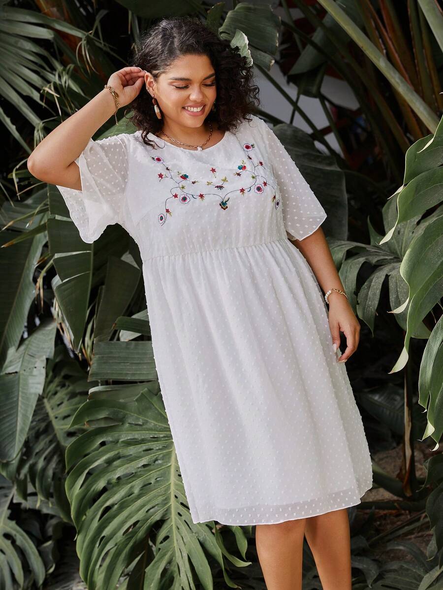 SHEIN Clasi Plus Size Embroidered Floral Detail Jacquard Dress - White - View 1