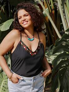 SHEIN Clasi 大尺碼花邊刺繡v領背心上衣 - 黑色 - 查看 5