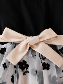 Vestido elegante y dulce con empalme de malla para niña bebé para el verano
