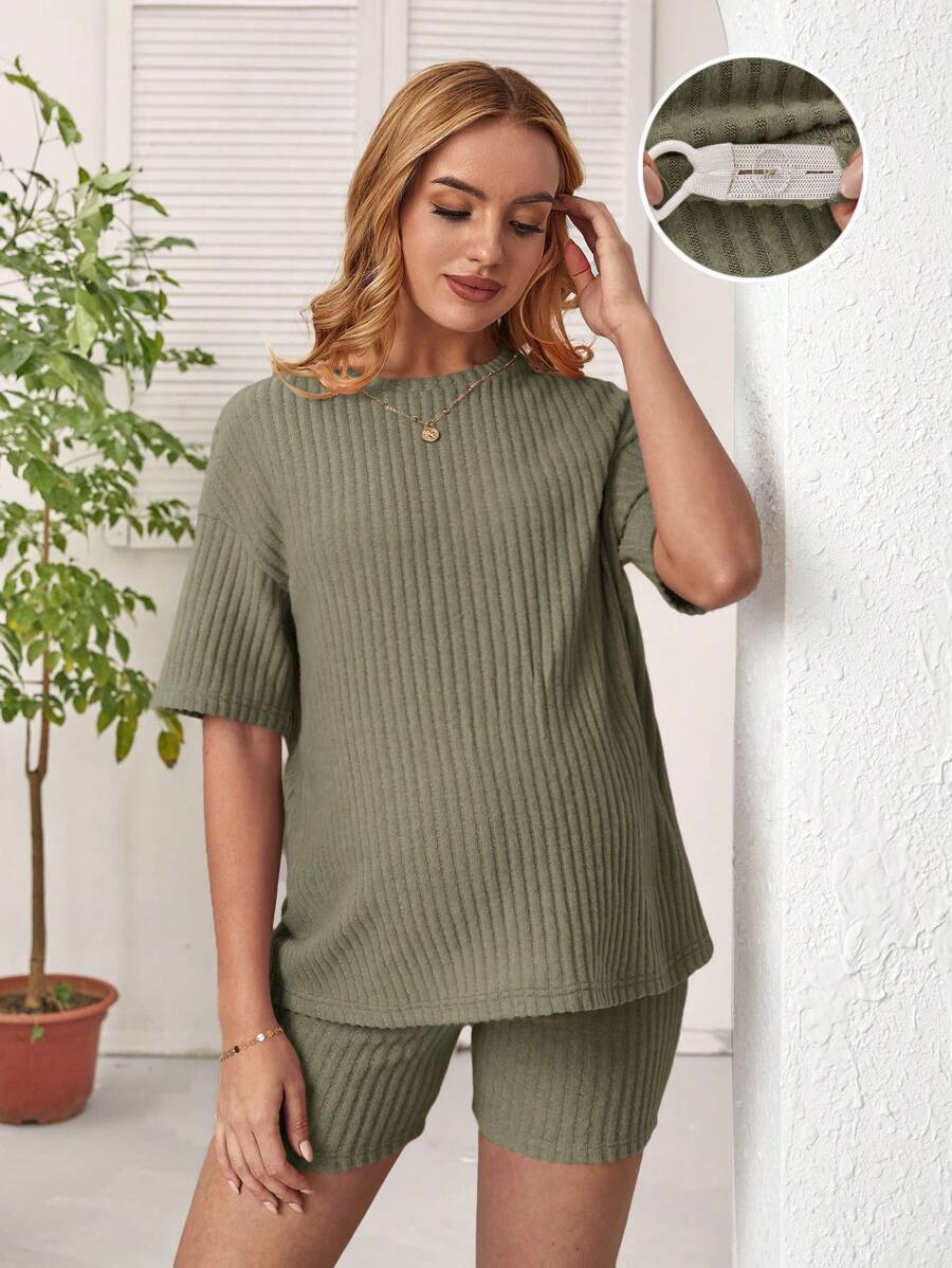 SHEIN Maternity Ribbed Round Neck T-Shirt And Shorts Two Pieces Set - Green - View 1