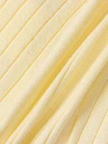 SHEIN Baby Girl Solid Color Ruffle Decor Ribbed Romper