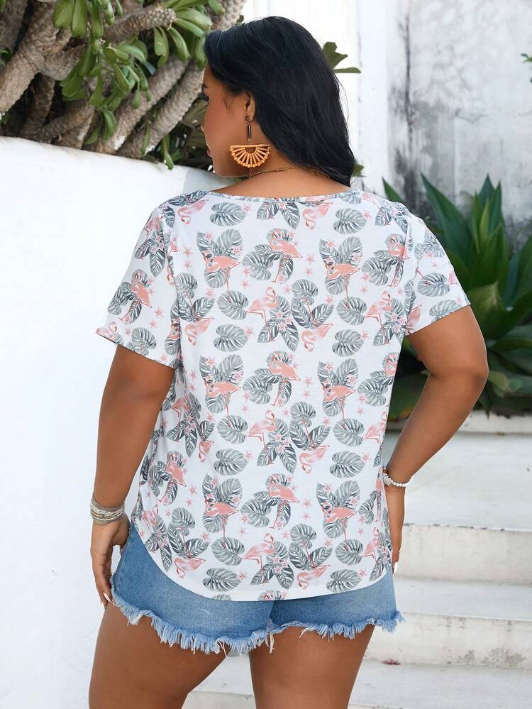 Summer Plus Size Women's Tropical Plant Print T-Shirt And Black/White T-Shirt Set For Vacation
