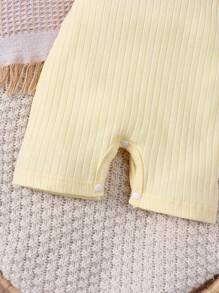 SHEIN Baby Girl Solid Color Ruffle Decor Ribbed Romper