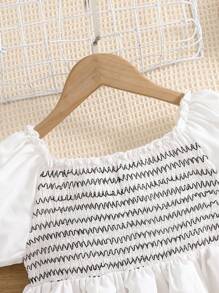 SHEIN Tween Girls' Colorblock Wavy Lines Short Sleeve Shirt, Suitable For Vacation In Summer - Black and White - View 3