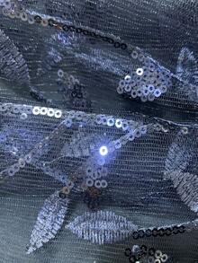 Elegantes ärmelloses Damen-Bootsausschnitt-Abendkleid mit Spitzen-Glockenrock und Mesh-Details