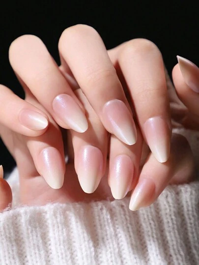 24 قطعة ملصقات أظافر بشكل اللوز القصير ذات تدرج الألوان الأبيض، تشمل ملف أظافر واحد وزجاجة واحدة من مستلزمات أظافر جيلي جل