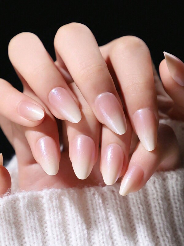 24片短款杏仁形激光渐变白色美甲贴纸，包含1个指甲锉和1瓶果冻凝胶美甲用品