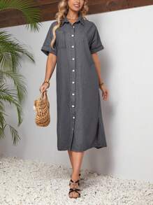 SHEIN LUNE 鬆身牛仔裙,採用前鈕式設計和口袋