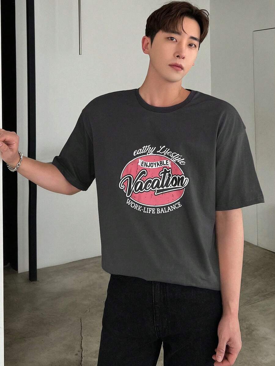 DAZY Men's Letter Print Short Sleeve T-Shirt - Grey - View 1