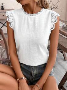 SHEIN Frenchy Camicetta essenziale bianca, outfit estivo, essenziale per la stagione dei matrimoni, stile cottagecore con colletto decorato in pizzo e maniche a farfalla in pizzo - Bianco - Visualizzare 6