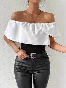 Chiquease Blusa Feminina De Dois Tons Com Decote Assimétrico E Babados - Preto e Branco - Visão 4