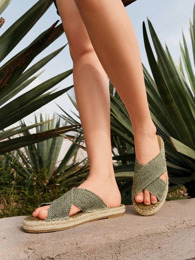 Ladies Fashionable Retro Style Comfortable Thick Sole Sandals With Rope Straps