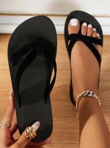 Women's Lightweight Minimalist Summer Casual Comfortable Foam Lightweight Flip-Flops Flat Heel Black Party Beach Slippers