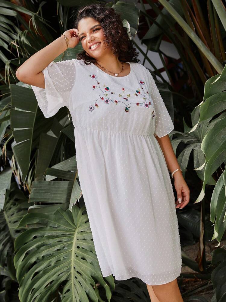 Plus Size Embroidered Floral Detail Jacquard Dress
