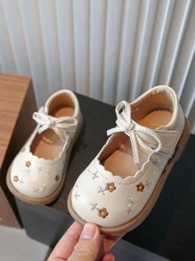 Girls' Princess Shoes 2024 New Spring And Summer Children's Flat Shoes Embroidered Soft Bottom Leather Shoes Bow Knot - Beige - View 3