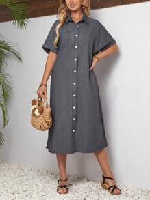 SHEIN LUNE 鬆身牛仔裙,採用前鈕式設計和口袋