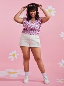 HELLO KITTY AND FRIENDS | SHEIN Mujeres Plus Blusa Rosa Con Estampado De Dibujos Animados Y Cuello En V Con Ribetes Con Volantes Para La Primavera Y El Verano - Rosa - Ver 3