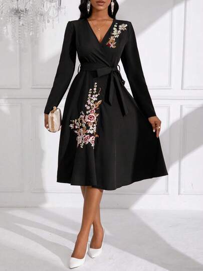 SHEIN Unity 花卉印花v領長袖連衣裙