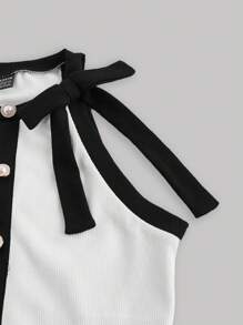 SHEIN MOD بلوزة صيفية بحافة مطوية وأزرار مزينة للنساء باللون الأبيض
