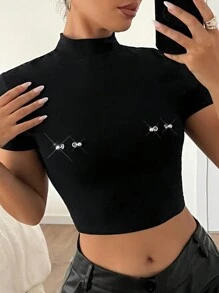 SHEIN ICON 女士修身短袖t恤,前面鑲嵌金屬圓釘裝飾,領口矮插領 - 黑色 - 查看 1