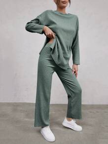 RueChic Tee-shirt à épaule tombante avec ourlet fendu et pantalon