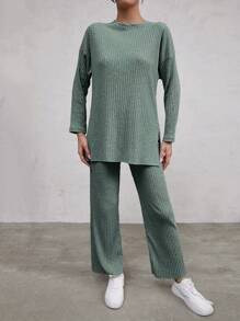 RueChic Tee-shirt à épaule tombante avec ourlet fendu et pantalon