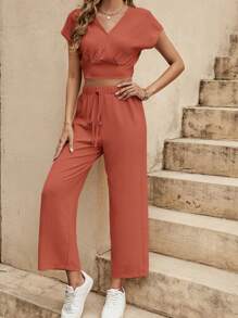 SHEIN VCAY Conjunto de dos piezas con top de manga murciélago de cuello en V de unicolor y pantalones - Rojo - Ver 5