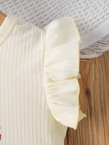 SHEIN Top De Corazón Y Letra Para Niñas Jóvenes Y Shorts De Color Sólido 2 Piezas/set - Rojo - Ver 4