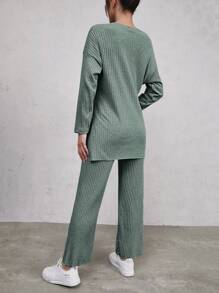 RueChic Tee-shirt à épaule tombante avec ourlet fendu et pantalon