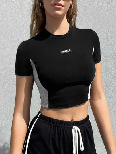 SHEIN EZwear 女款黑色修身短版 T 卹