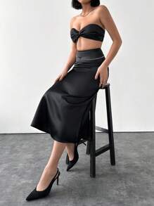 EURMUSE Solid Color Twist Front Strapless Top And Skirt Set - Black - View 3