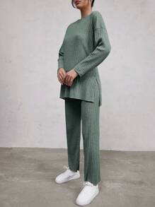 RueChic Tee-shirt à épaule tombante avec ourlet fendu et pantalon